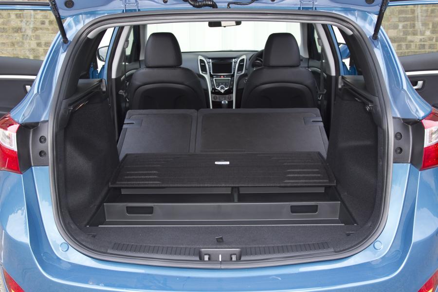  Hyundai i30 Wagon 2012 года  (UK) (фото 18 из 70)